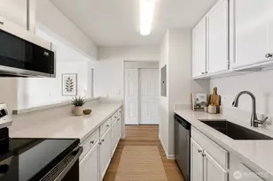 1221 Harbor Ave SW, Seattle, WA 98116 - Photo 13