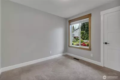 1125 S 258th Street, Des Moines, WA 98198 - Photo 15