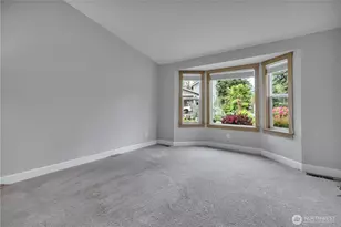 1125 S 258th St, Des Moines, WA 98198 - Photo 3