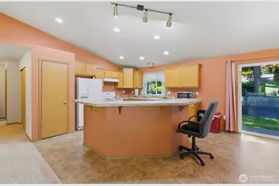 22022 131st Street Ct E, Bonney Lake, WA 98391 - Photo 11