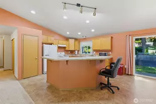 22022 131st St Ct E, Bonney Lake, WA 98391 - Photo 11