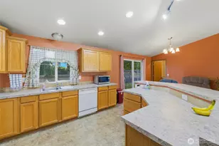 22022 131st St Ct E, Bonney Lake, WA 98391 - Photo 13