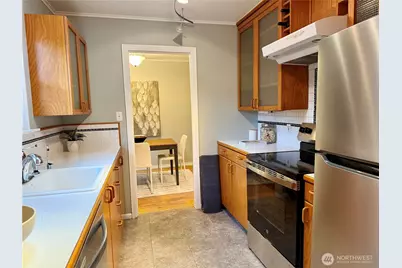 2113 NE 81st Place, Seattle, WA 98115 - Photo 5