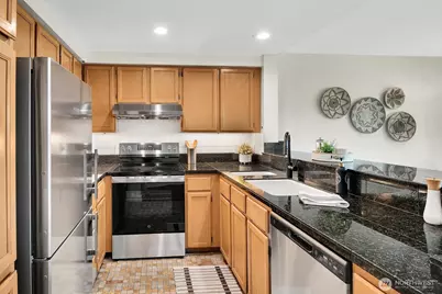3420 Burke Avenue N #C107, Seattle, WA 98103 - Photo 9