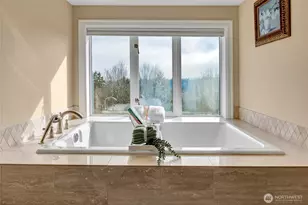 4911 Harbor Ln, Everett, WA 98203 - Photo 29