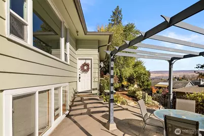 1216 Crawford, Wenatchee, WA 98801 - Photo 5