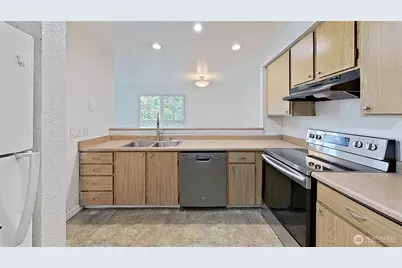 1700 W Sunn Fjord Lane #L101, Bremerton, WA 98312 - Photo 5