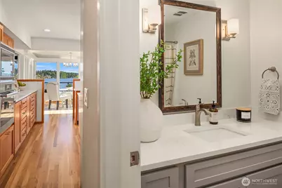 8625 NE Juanita Drive, Kirkland, WA 98034 - Photo 19