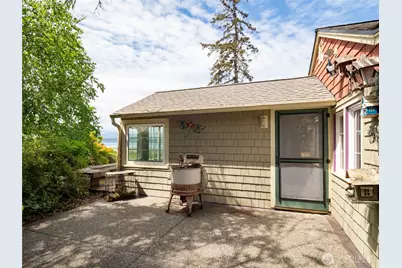 29631 Beach Drive NE, Poulsbo, WA 98370 - Photo 9