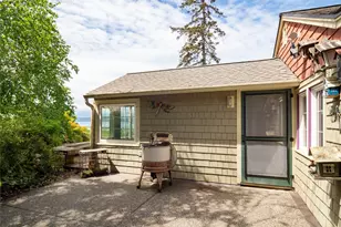 29631 Beach Dr NE, Poulsbo, WA 98370 - Photo 9
