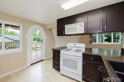27299 Baywood Drive NE, Kingston, WA 98346 - Photo 13