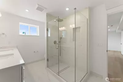 12215 SE 35th Street, Bellevue, WA 98006 - Photo 35