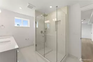 12215 SE 35th St, Bellevue, WA 98006 - Photo 35