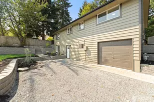 12215 SE 35th St, Bellevue, WA 98006 - Photo 37