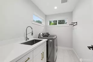 719 Edmonds Way, Edmonds, WA 98020 - Photo 33