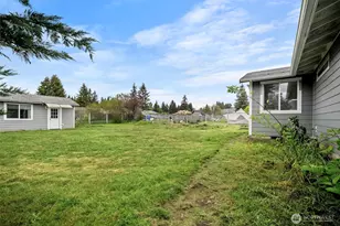 304 Rochester St E, Rainier, WA 98576 - Photo 23