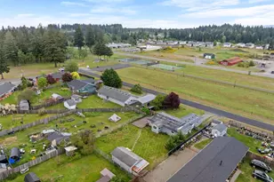 304 Rochester St E, Rainier, WA 98576 - Photo 29