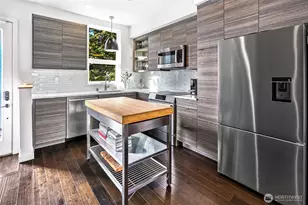 3220 Franklin Ave E, Seattle, WA 98102 - Photo 7