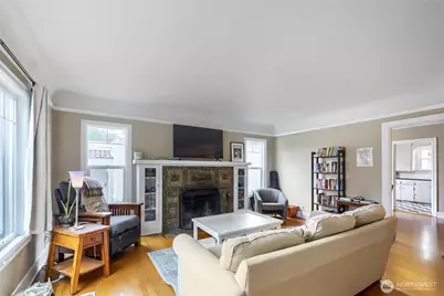 5755 25th Avenue NE, Seattle, WA 98105 - Photo 5