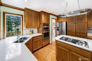 19225 SE 25th St, Sammamish, WA 98075 - Photo 11
