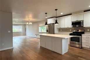11837 32nd Ave NE, Seattle, WA 98125 - Photo 5