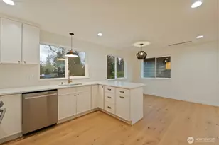2731 NE 87th St, Seattle, WA 98115 - Photo 11