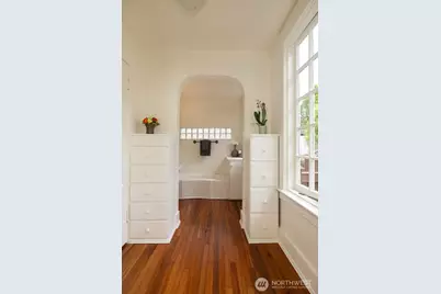 806 15th Avenue E, Seattle, WA 98112 - Photo 19