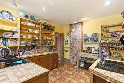 802 16th Avenue, Seattle, WA 98122 - Photo 9