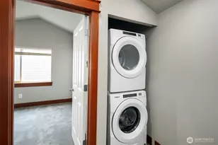 5260 Brooklyn Ave NE, Seattle, WA 98105 - Photo 19