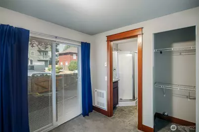 5260 Brooklyn Avenue NE, Seattle, WA 98105 - Photo 21