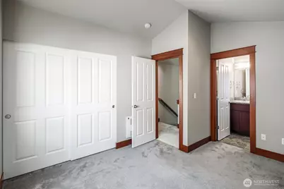 5260 Brooklyn Avenue NE, Seattle, WA 98105 - Photo 17