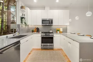 3611 Whitman Ave N, Seattle, WA 98103 - Photo 9
