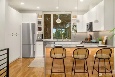 3611 Whitman Avenue N, Seattle, WA 98103 - Photo 13