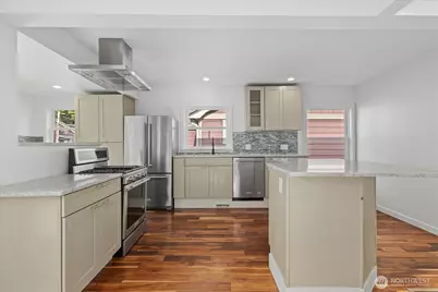 742 S Director Street, Seattle, WA 98108 - Photo 7