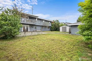 2001 NE 12th St, Renton, WA 98056 - Photo 33