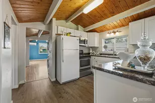 416 E 86th St, Tacoma, WA 98445 - Photo 9