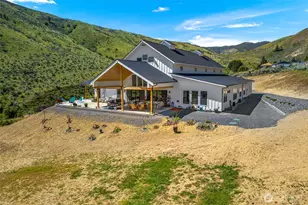 1541 Pitcher Canyon Rd, Wenatchee, WA 98801 - Photo 7