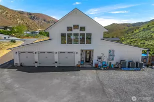 1541 Pitcher Canyon Rd, Wenatchee, WA 98801 - Photo 3