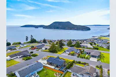 4708 Queen Ann Way, Anacortes, WA 98221 - Photo 3