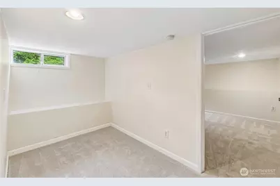 517 Bronson Way NE, Renton, WA 98056 - Photo 17