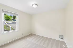 517 Bronson Way NE, Renton, WA 98056 - Photo 15