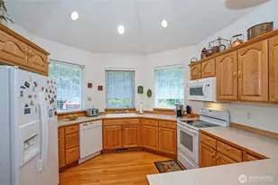 8058 SE Halfmoon Ln, Port Orchard, WA 98367 - Photo 7