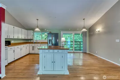 7924 Ohana Place NE, Bremerton, WA 98311 - Photo 9