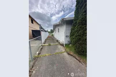 6712 27th Street W, University Place, WA 98466 - Photo 5
