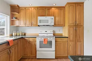 12220 SE 217th Pl, Kent, WA 98031 - Photo 9