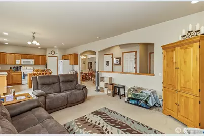 6822 38th Place NE, Marysville, WA 98270 - Photo 5
