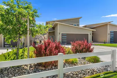 9779 Ridgeview Drive NW, Quincy, WA 98848 - Photo 3