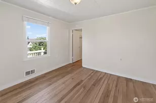 209 E 11th St, Port Angeles, WA 98362 - Photo 17