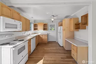 209 E 11th St, Port Angeles, WA 98362 - Photo 9