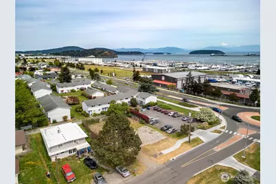 810 30th Street, Anacortes, WA 98221 - Photo 3